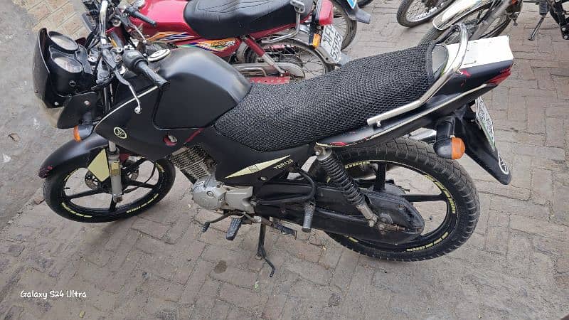 YAMAHA YBR - 125 0