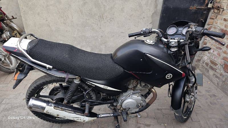 YAMAHA YBR - 125 1