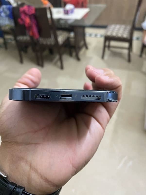 Iphone 13 pro max Complete box Just like Brand new 5