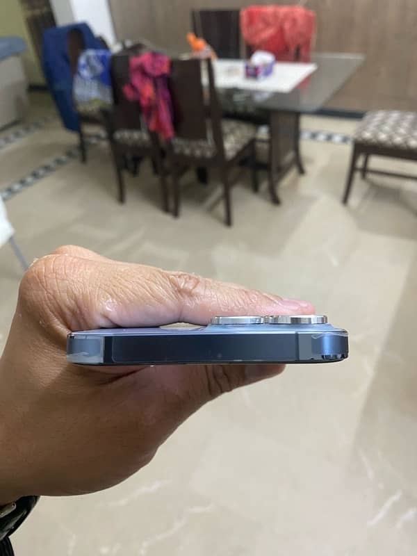 Iphone 13 pro max Complete box Just like Brand new 6