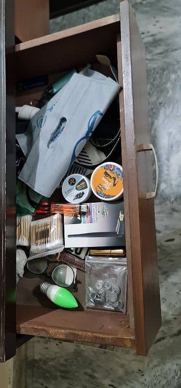 Dressing Table 4
