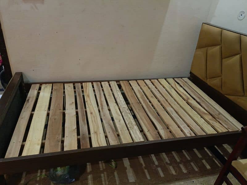 Single wooden bed without matterres 1