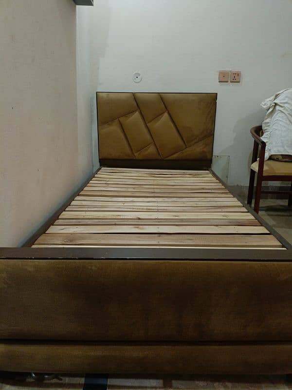 Single wooden bed without matterres 2