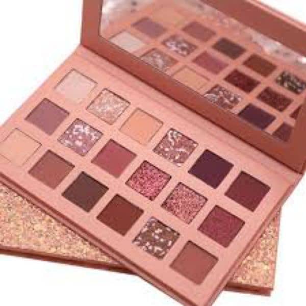 Nude and shimmery Eye shadow palette 2