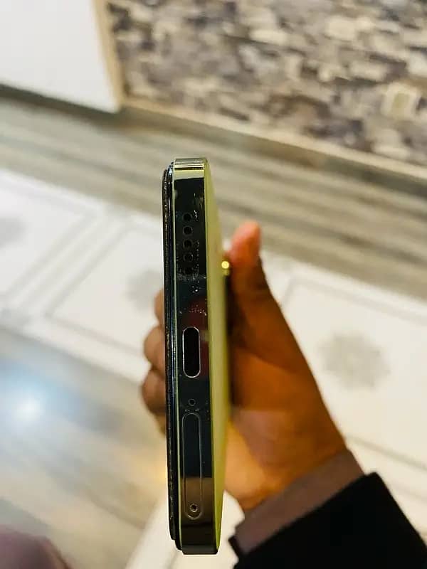 vivo Y100 (8+8 built in/256 gb) Available for sale 4