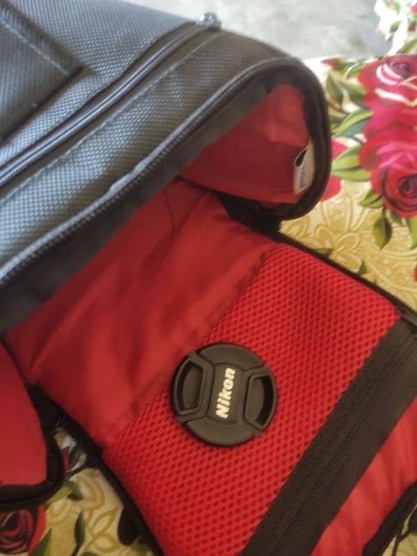 hello guys I'm selling my Nikon D5000 DSLR camera 2