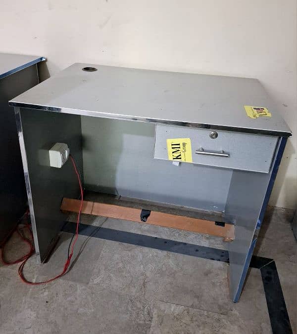 Computer Tables 0