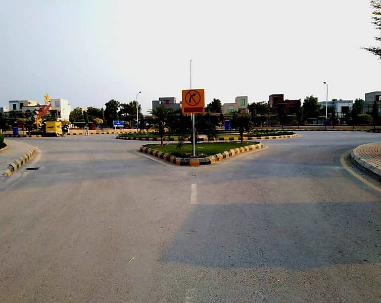 Prime Location 5 Marla Residential Plot  In Bahria Nasheman - Iris 1