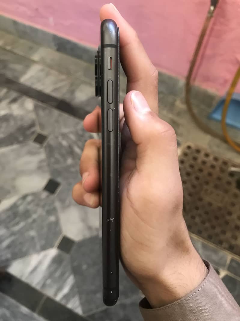 iPhone 11 64 gb non pta 3