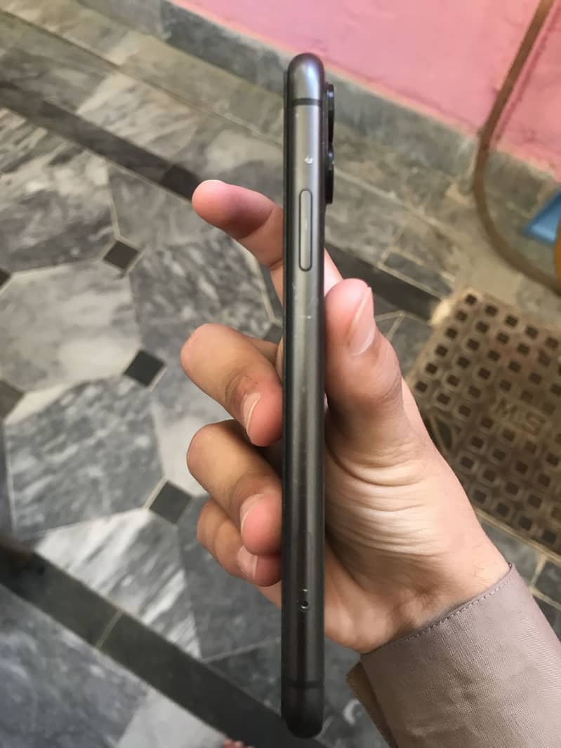 iPhone 11 64 gb non pta 4