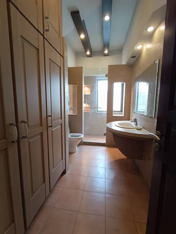 1Kanal owner Buil Beautiful most House For Sale DHA Phase 3 Nera Y block 5
