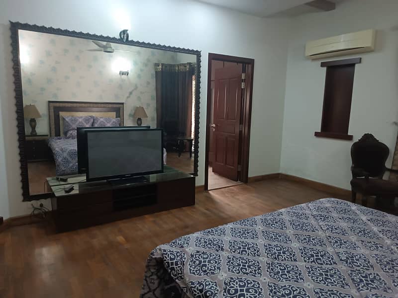 1Kanal owner Buil Beautiful most House For Sale DHA Phase 3 Nera Y block 6