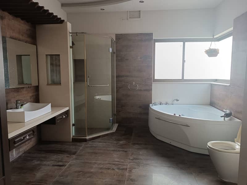 1Kanal owner Buil Beautiful most House For Sale DHA Phase 3 Nera Y block 7