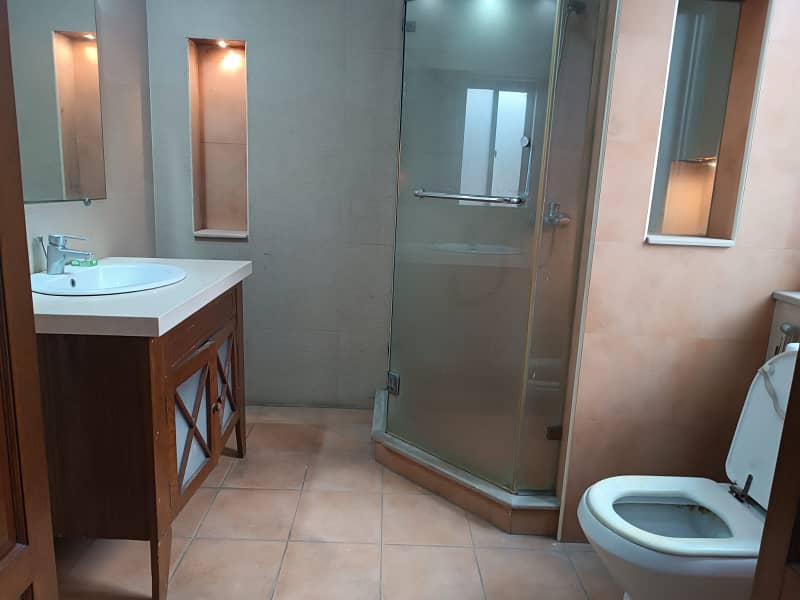 1Kanal owner Buil Beautiful most House For Sale DHA Phase 3 Nera Y block 10