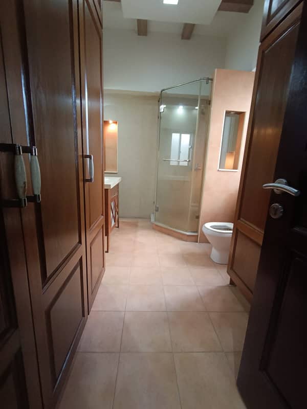 1Kanal owner Buil Beautiful most House For Sale DHA Phase 3 Nera Y block 12