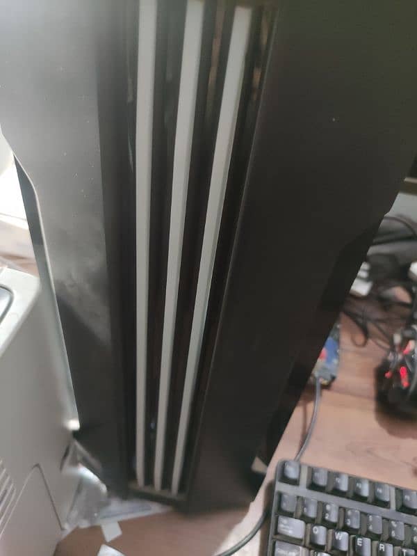 Core i5 4590, Three Graphic Cards, Two Power Supplies, Core 2 Quad PC 2