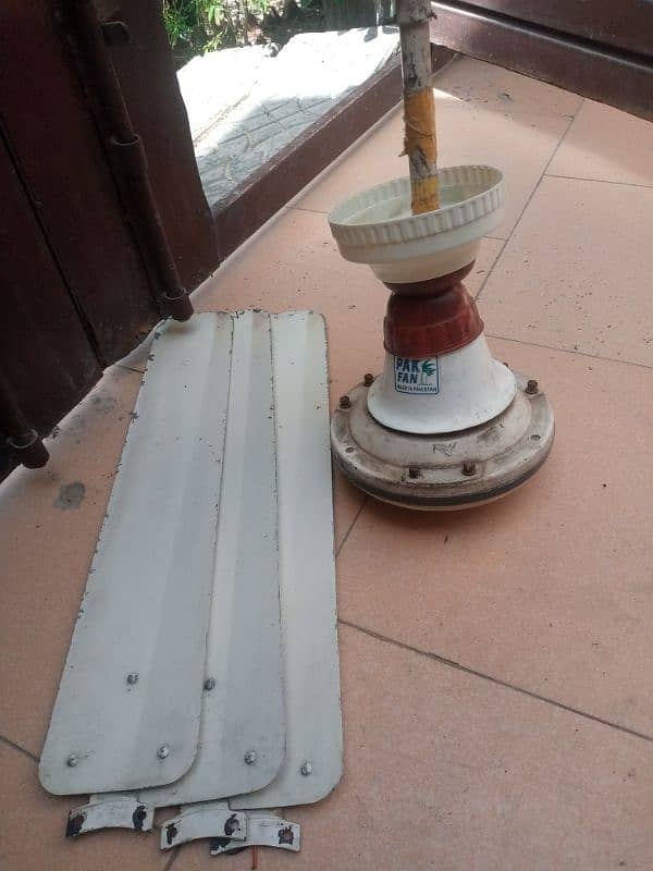 4 Ceiling Fans For Sale 3