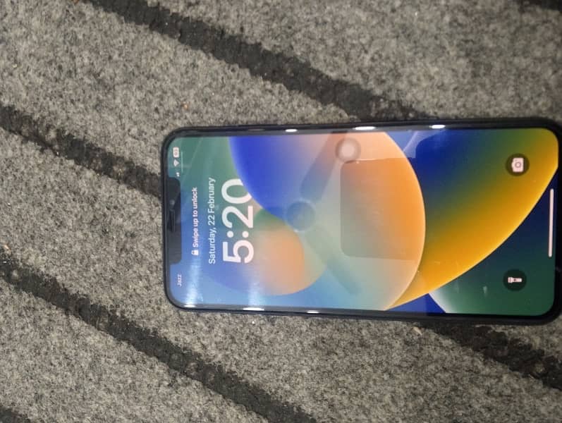 i phone x s max 4