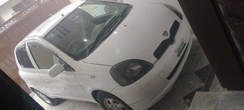 Toyota Vitz 2000 0