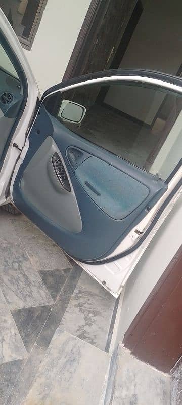 Toyota Vitz 2000 3