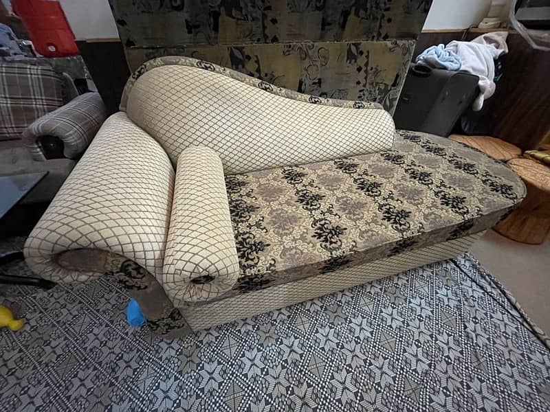 Dewan sofa for sale 1