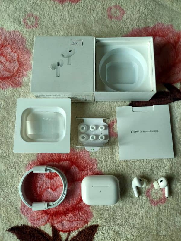 APPLE AIRPODS PRO 2ND GENERATION 4