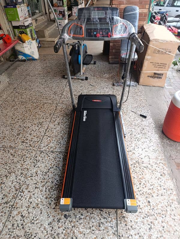 Slimline Treadmill Th3000 in new condition Orignal Belt and motor 0