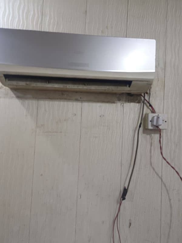 Wana sale 1 Ton split Ac 2