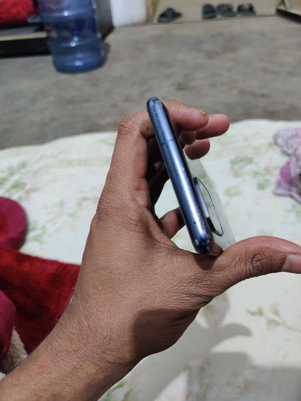 samsung s10 lite 8/128[exchange possible) 4