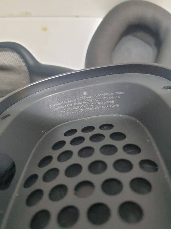 Apple Airpods Max Lightening Connector 2