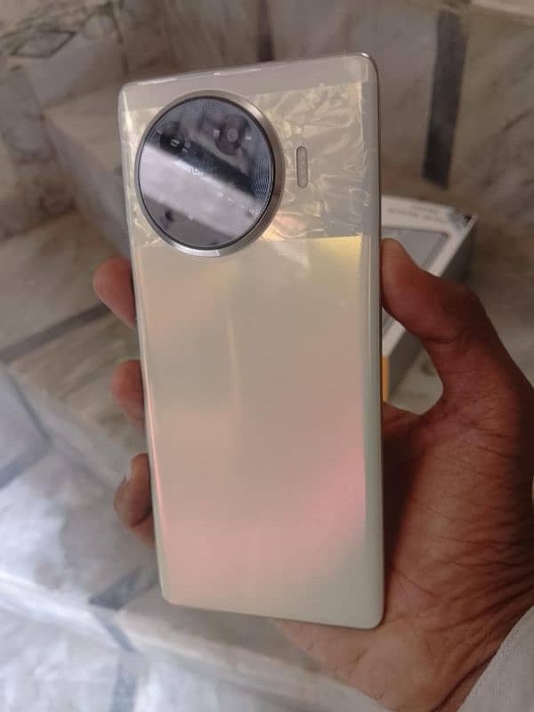 Tecno Spark 20 Pro Plus For Sale 3
