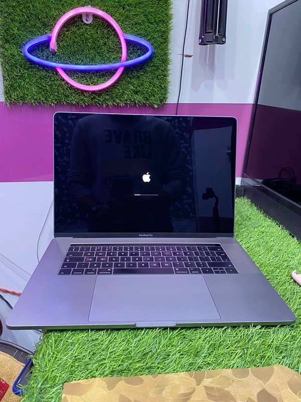 MacBook pro 2020/2019/-03461809478 0