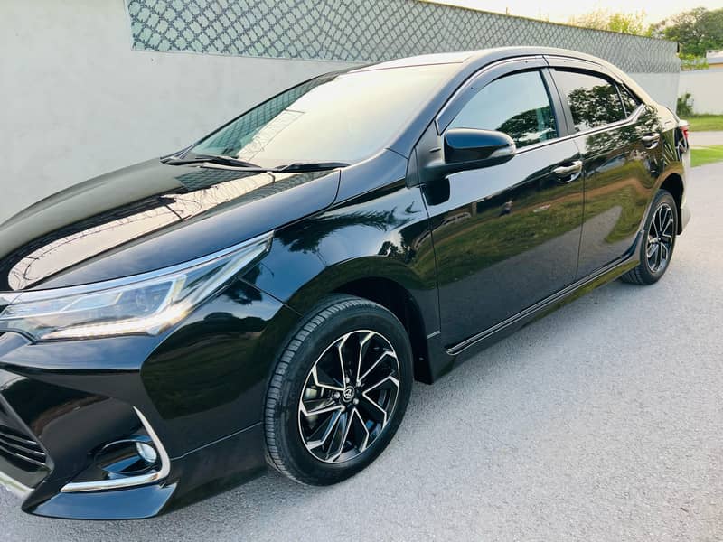 Toyota Corolla Altis Grande X CVT-i 1.8 Black Interior 2024 3