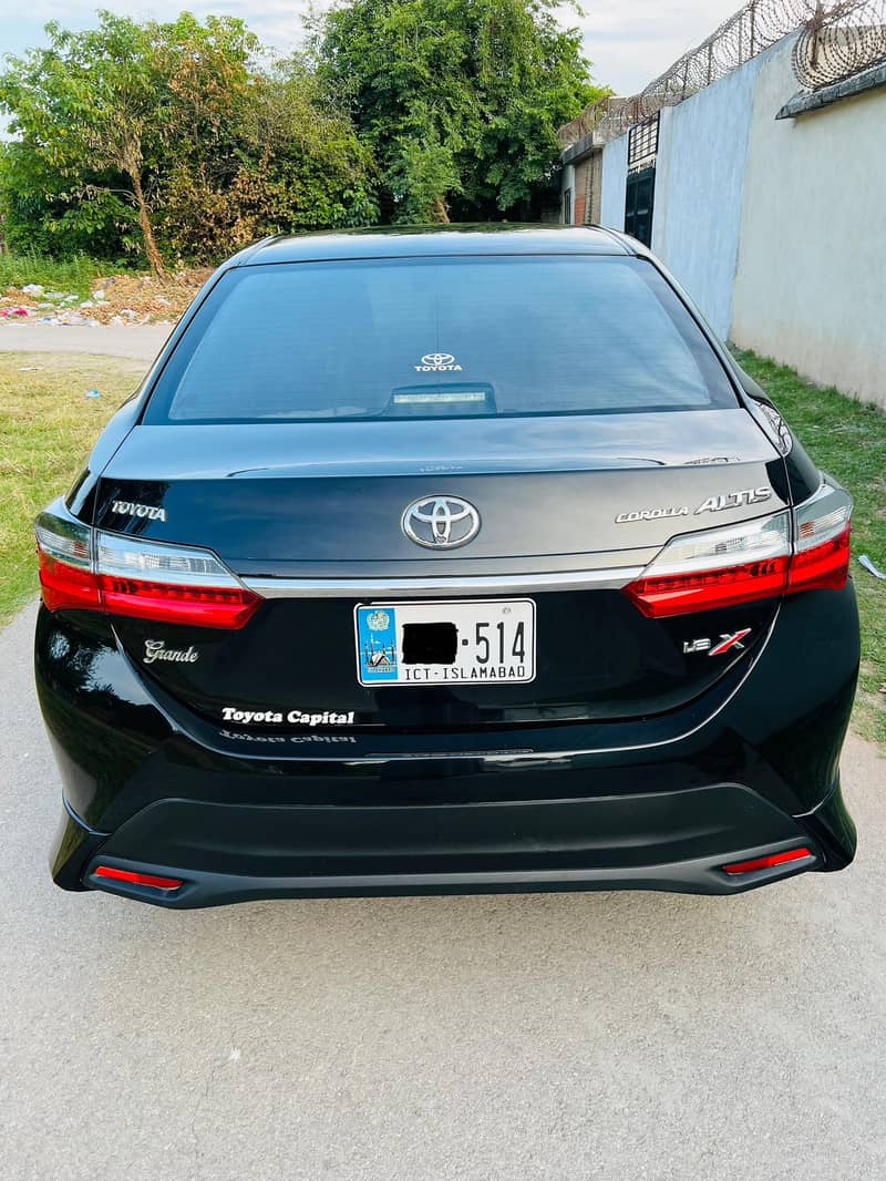 Toyota Corolla Altis Grande X CVT-i 1.8 Black Interior 2024 5