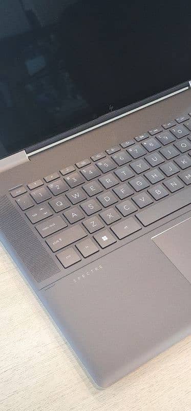HP SPECTRE 16 360° 2 in 1  Core I7 12700H 16GB 1TB 1