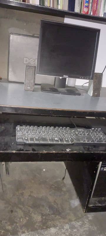 good condition computer table for sale 5