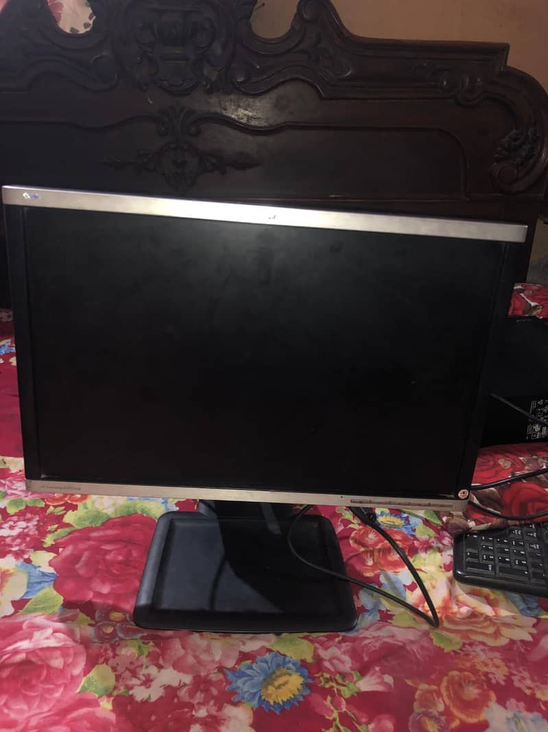 22" LCD Monitor for Sale 0
