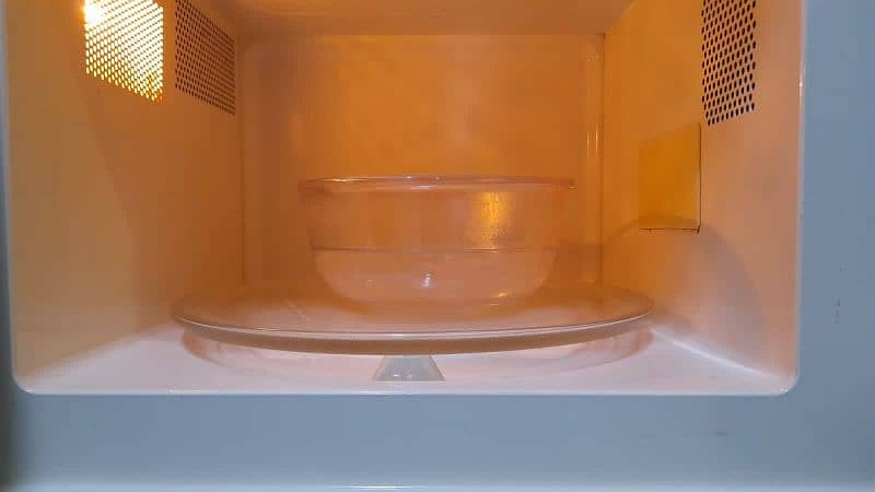 MICROWAVE  BRAND GOLD STAR [MADE  IN  KOREA 4