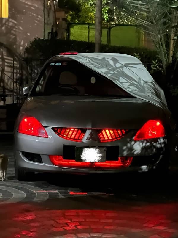 Mitsubishi Lancer SR 1.6 full option 2