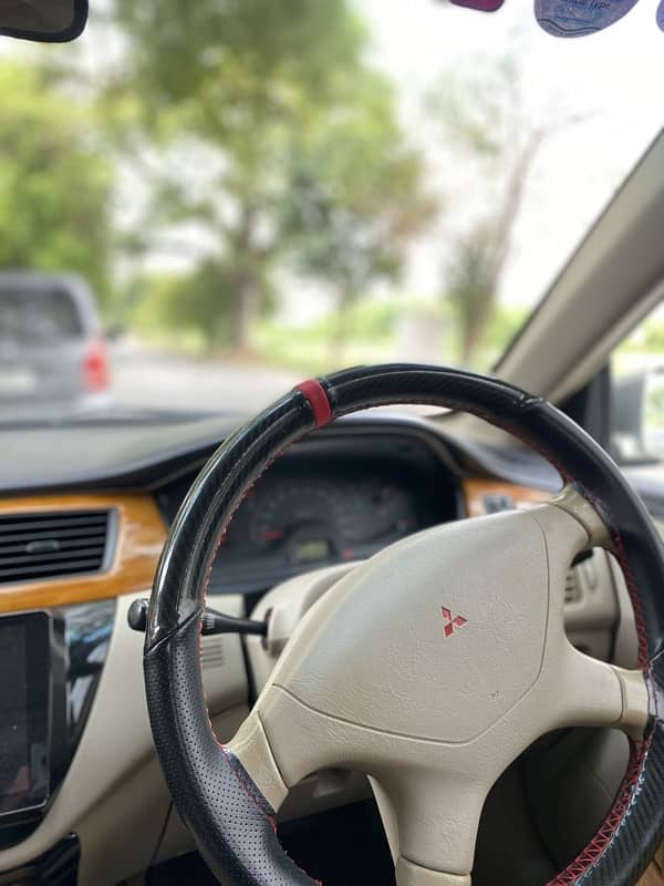 Mitsubishi Lancer SR 1.6 full option 5
