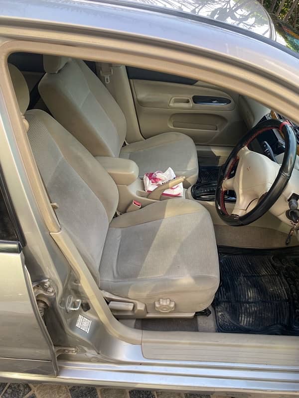 Mitsubishi Lancer SR 1.6 full option 9