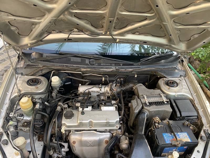 Mitsubishi Lancer SR 1.6 full option 11