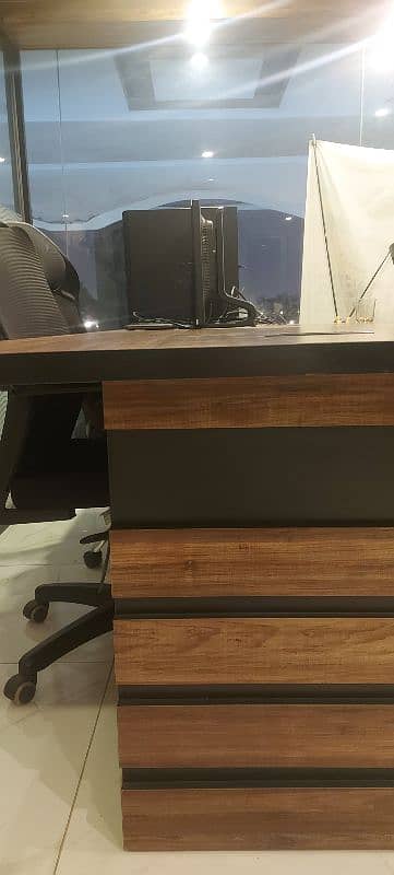 Office Conference Table available for  Sale 4