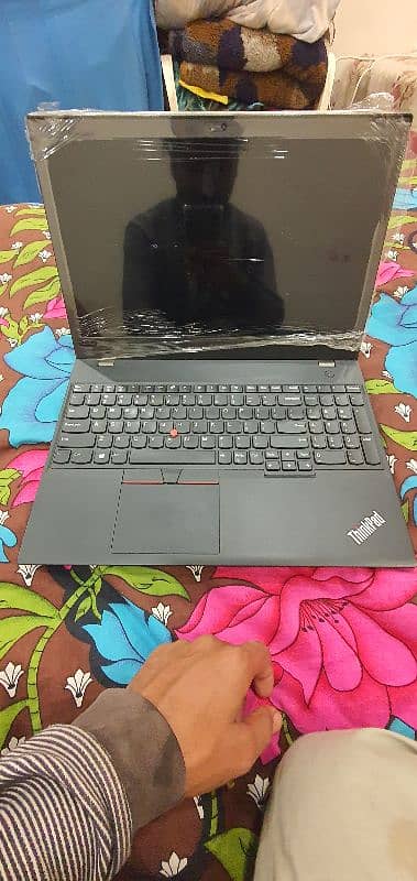 lenovo thinkpad i7-8th Gen/16 gb ram/512 ssd/2 gb nvidia graphic card 2