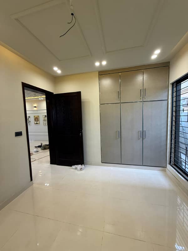 5 Marla House Are Available For Sale in Crystal Block 2