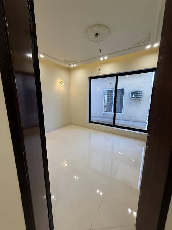 5 Marla House Are Available For Sale in Crystal Block 13