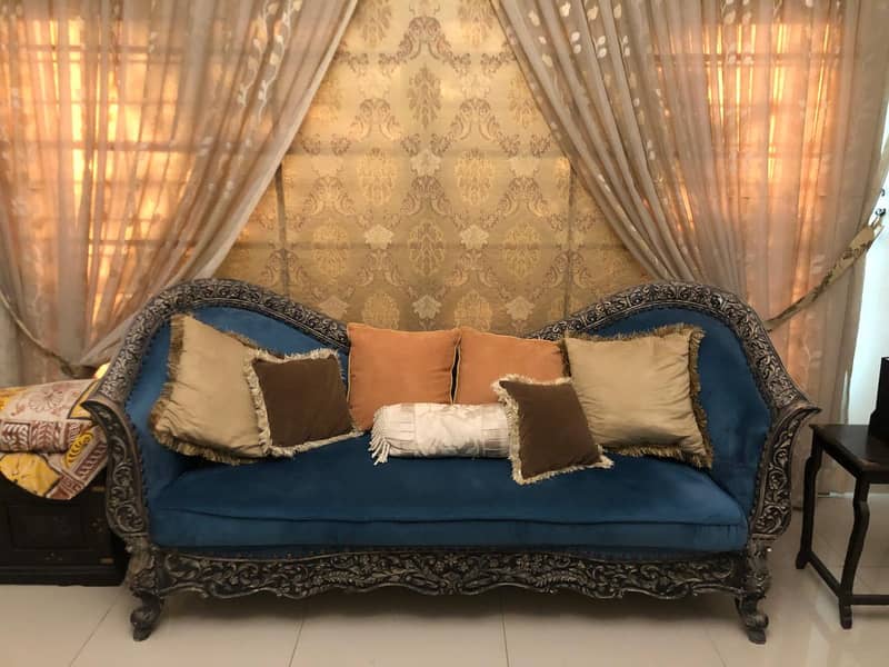 Elegant Blue 5 seater sofa set Available 1