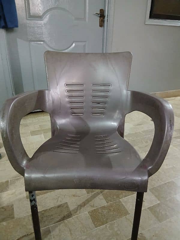Plastic Chairs and Table 0