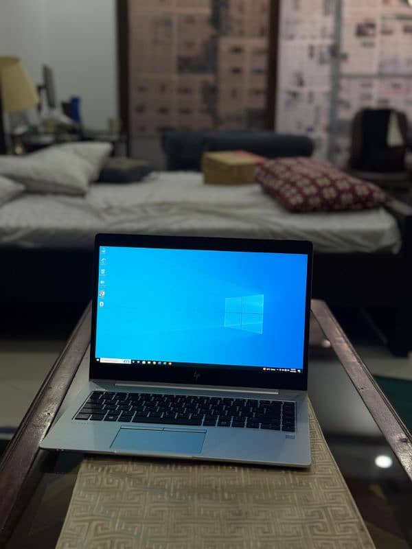 HP Elitebook 840 G5 8 generation core i7 0