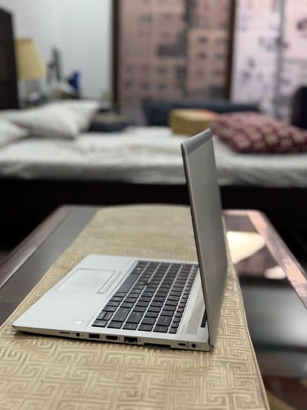 HP Elitebook 840 G5 8 generation core i7 4